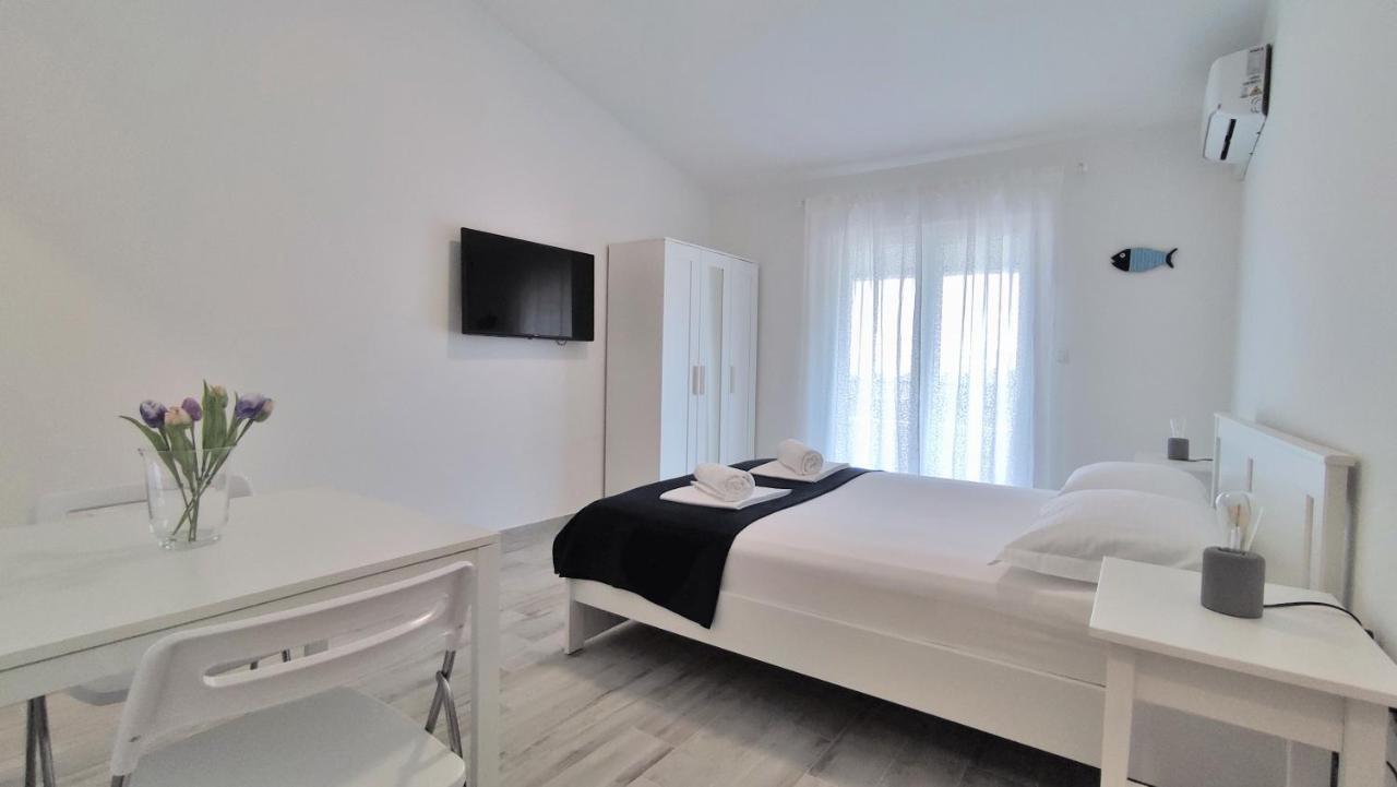 Apartmani Bodo Drvenik  Extérieur photo